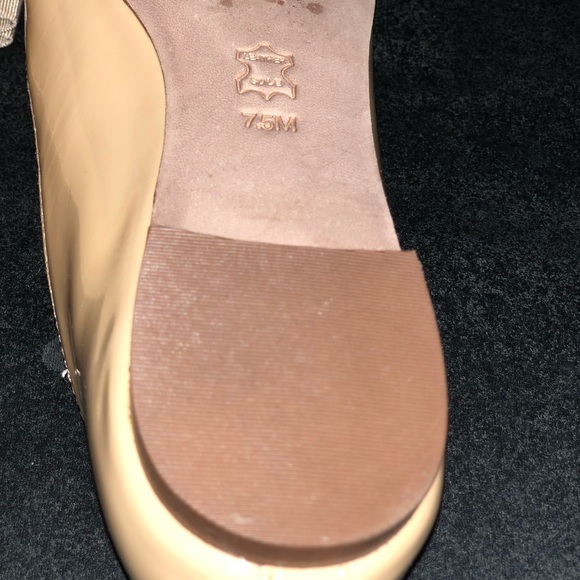 Tory Burch nude flats, brand new w/o tag, leather - Picture 5 of 6